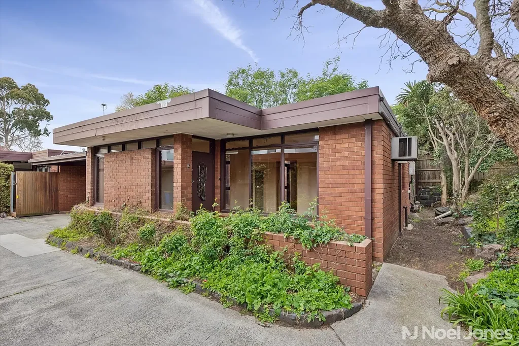 Kew 2 Slaapkamer Ripe For Renovation In A Top-Class Location