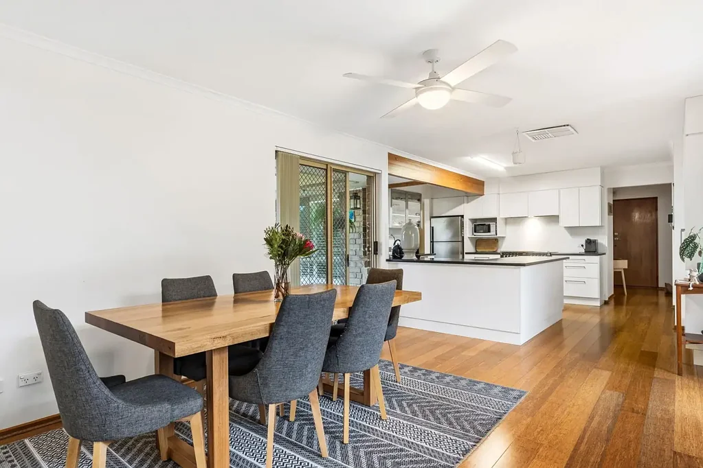 Woodcroft 3房  Effortless Living in a Peaceful Woodcroft Setting.