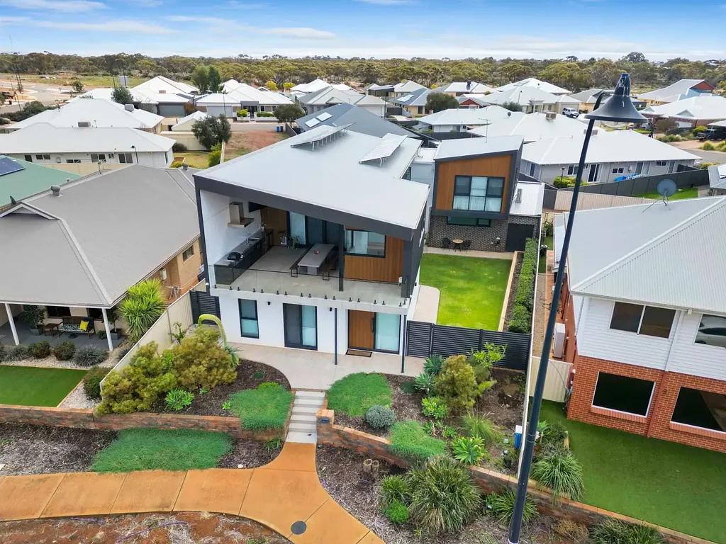 Karlkurla 4ਬੈੱਡਰੂਮ Architecturally Designed Luxury Overlooking the Kalgoorlie Golf Course