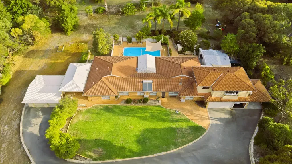 Gnangara 8房  MORE THAN A HOME — A FULL LIFESTYLE OPERATION!
