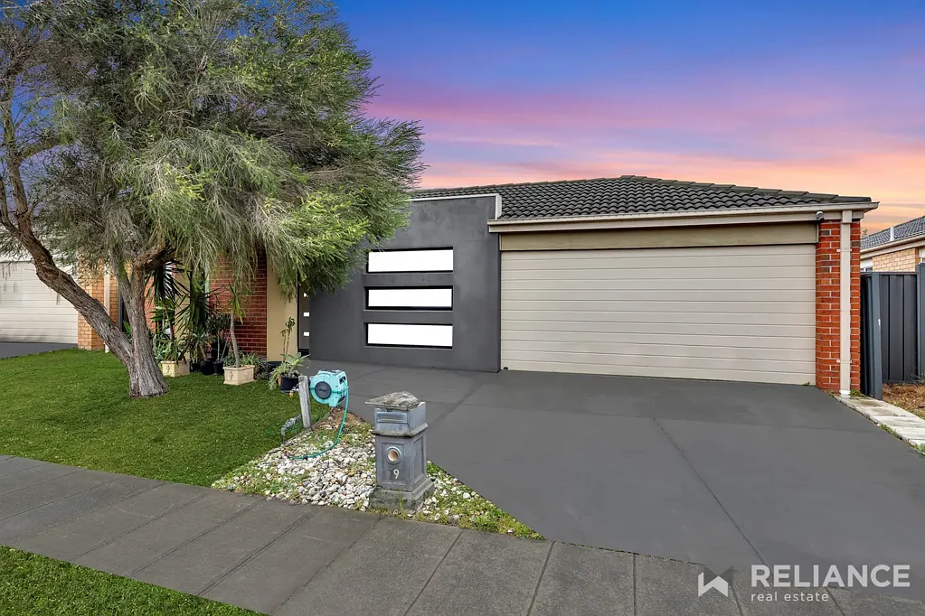 Tarneit 4房  Modern Elegance in the Heart of Tarneit – Ideal for First Home Buyers, Downsizers & Savvy Investors!