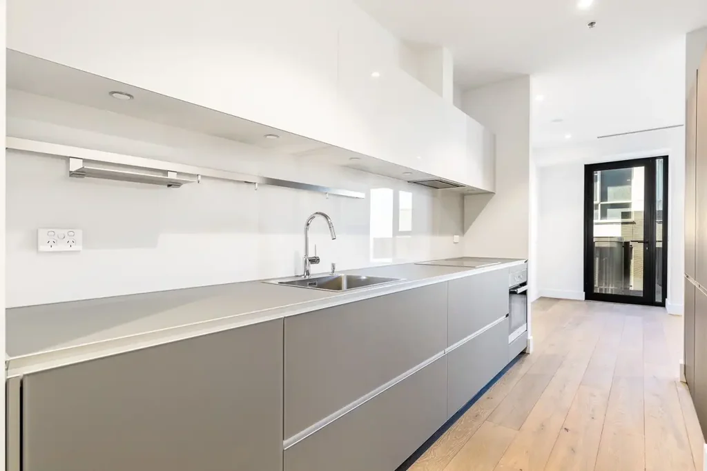 LUXURIOUS FULLY FURNISHED APARTMENT WITH STUNNING VIEWS!
