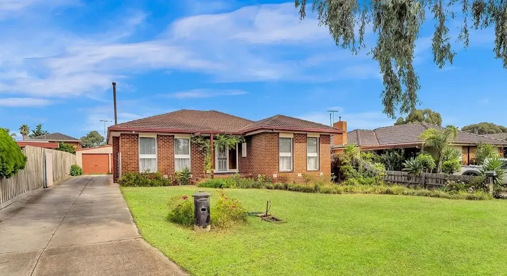 SPACIOUS HOME AVAILABLE FOR RENT IN HOPPERS CROSSING