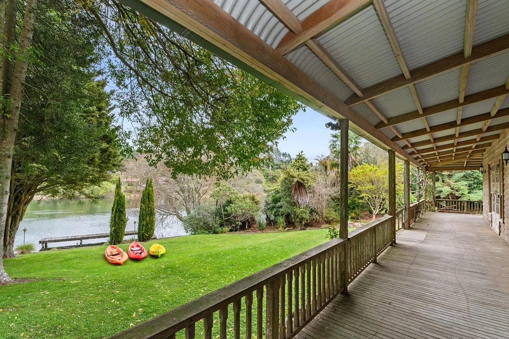 Lake Rotoiti 6ห้องนอน A Home for Generations on Lake Rotoiti