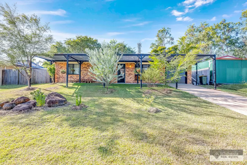 Gin Gin 3房  Beautiful Brick Home in Central Location