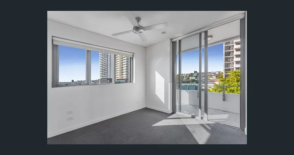 Modern 2 bedroom, 1 bathroom