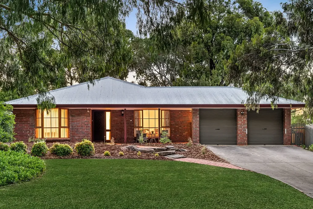 23 Crossing Road, Aberfoyle Park, SA 5159