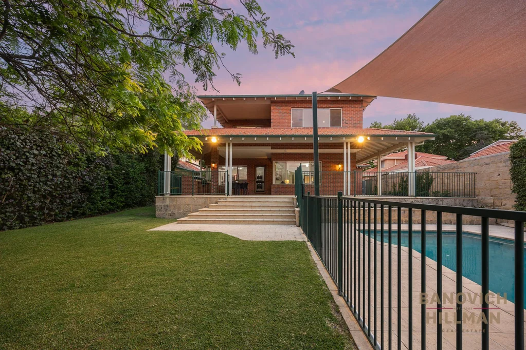 52 Tweeddale Road, Applecross, WA 6153