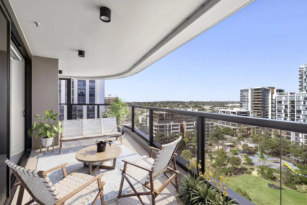 Eastgardens 4Zimmer Spacious House-Sized Apartment with Contemporary Comfort & Dual Parking
