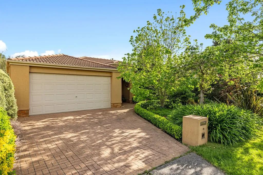 14 Castle Court, Beaconsfield, VIC 3807