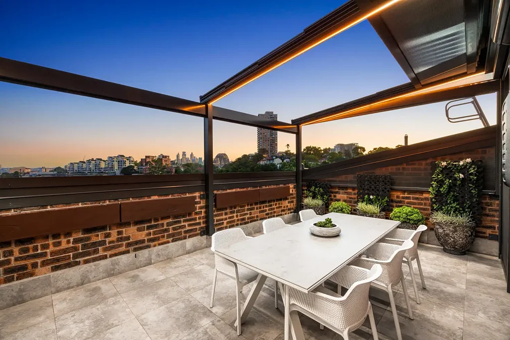 Neutral Bay 3Phòng ngủ Luxuriously renovated apartment with absolute privacy and harbour bridge views