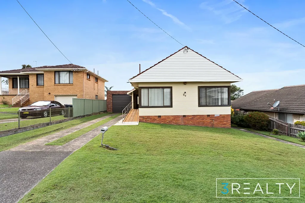 69 Caves Beach Road, Caves Beach, NSW 2281