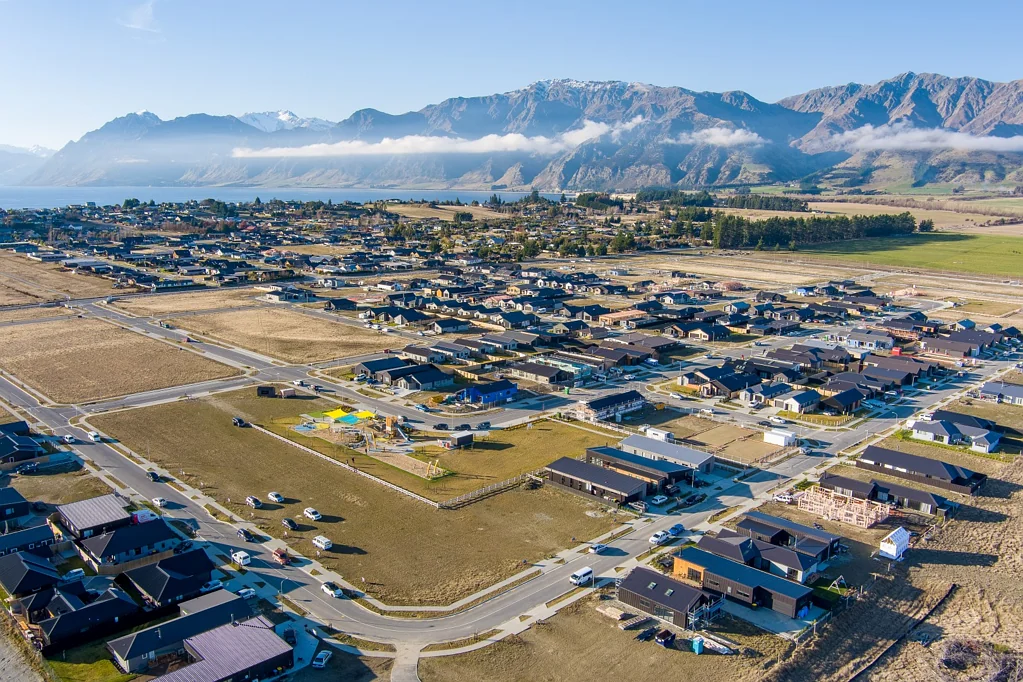 Lake Hawea  Longview Living