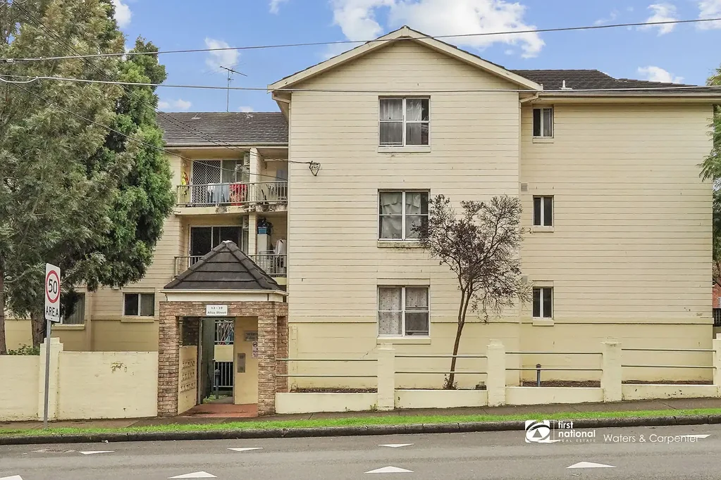 Auburn 2 Bedroom GREAT INVESTMENT- SUPER RETURNS