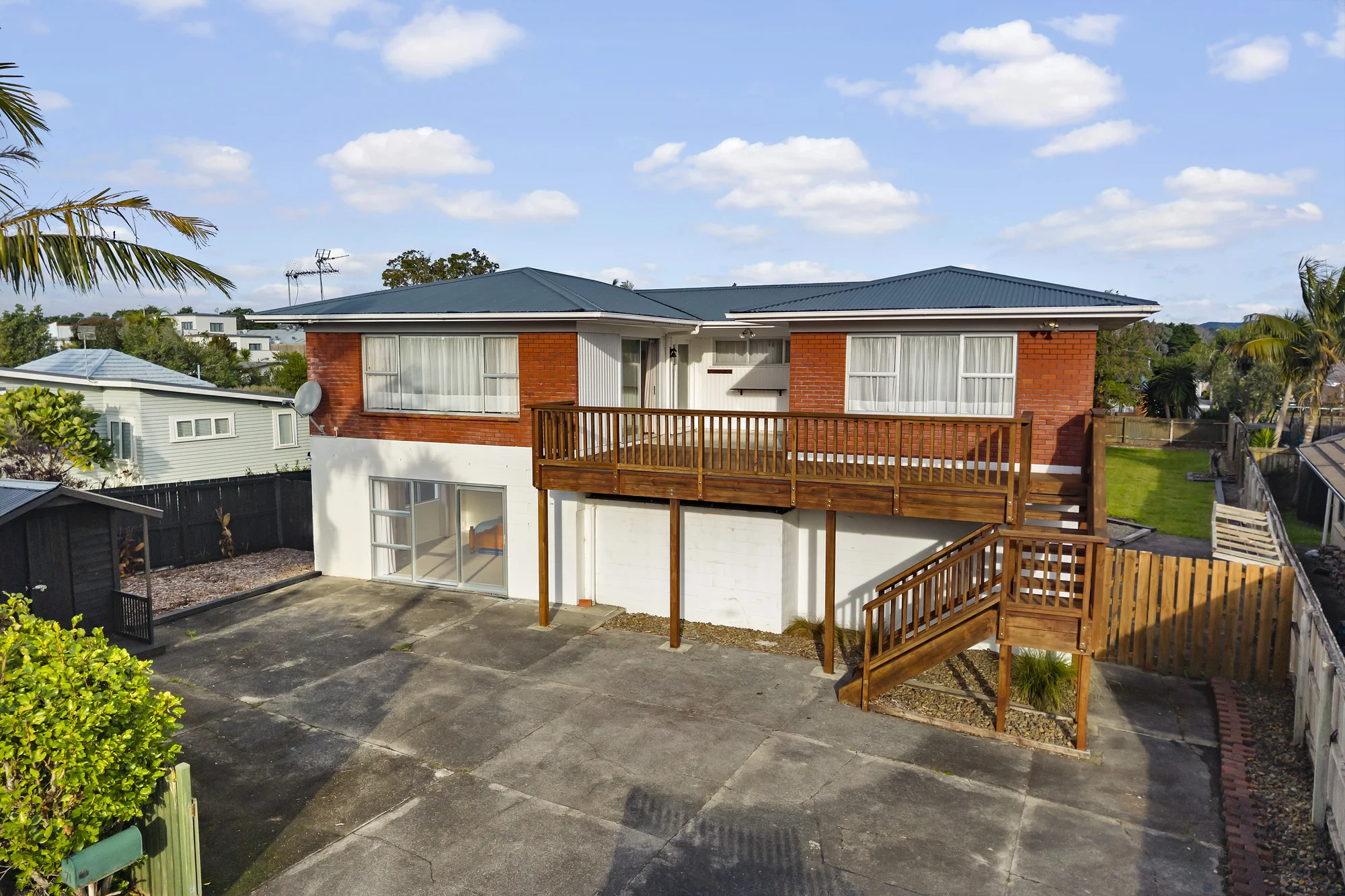 Beachlands 3chambre Renovation Station