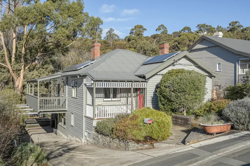 74 Alexander Street, Sandy Bay, TAS 7005