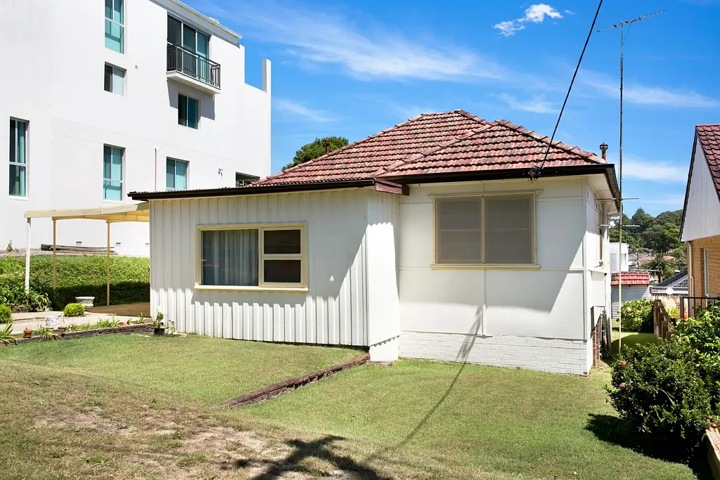 Private and Refreshed One Bedroom Flat