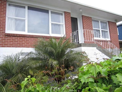 Sunny Unit Close to  Mairangi Bay