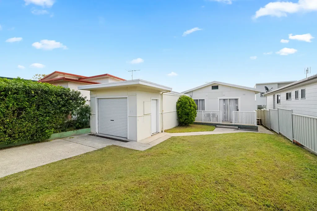 13 Marmion Street, Mannering Park, NSW 2259