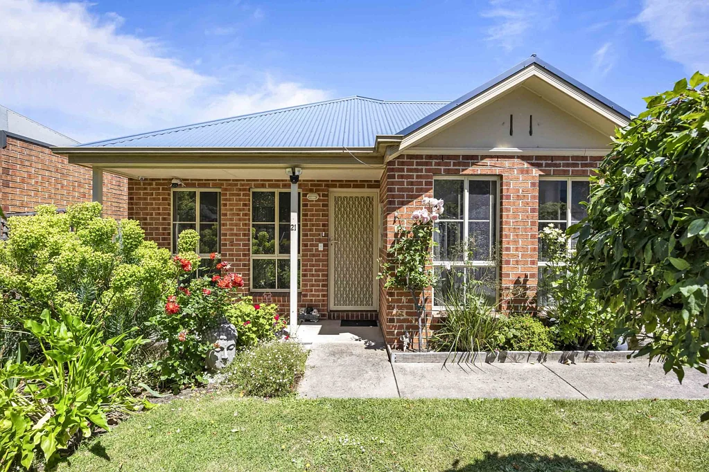 21 Parbury Avenue, Lake Gardens, VIC 3355