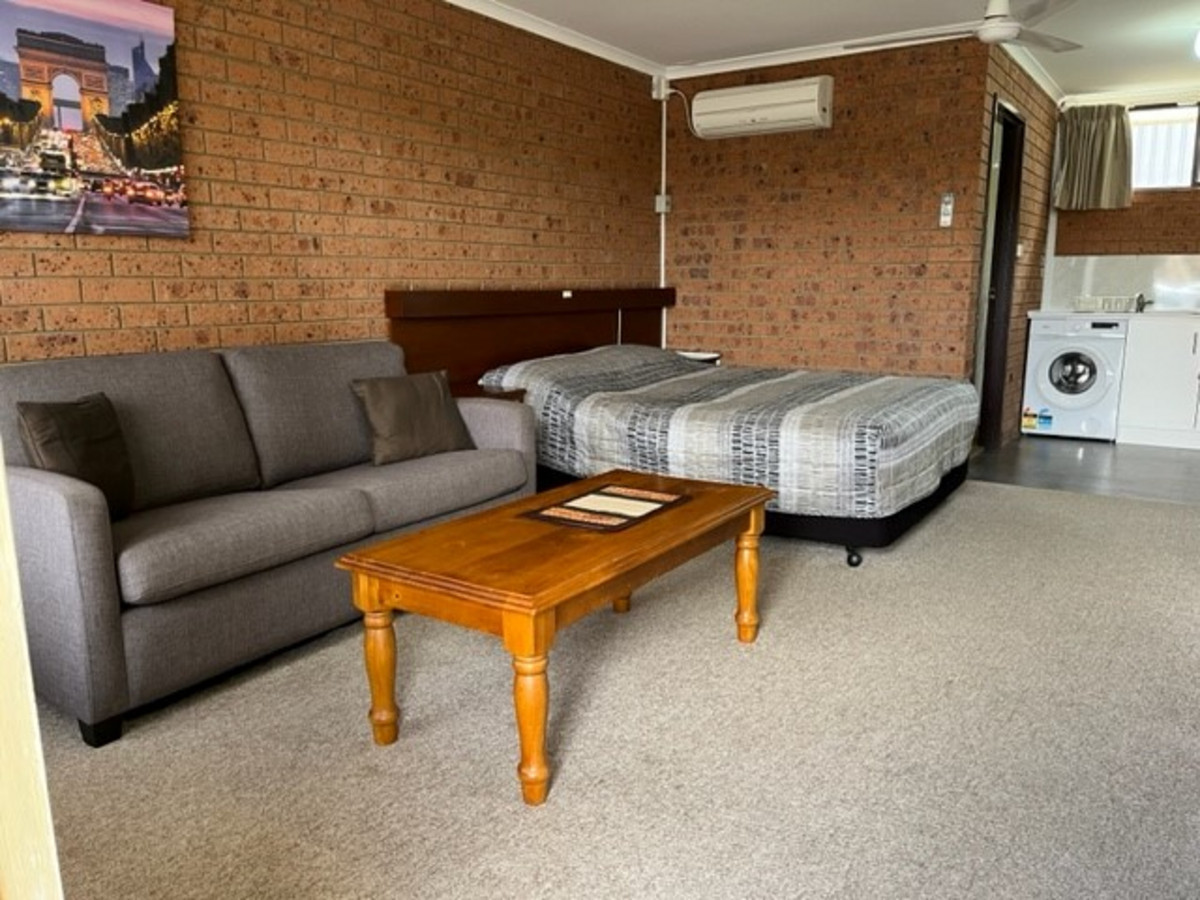 COLONIAL MOTOR INN 51 BULLARA ST, PAMBULA NSW 2549, 0 Bedrooms, 0 Bathrooms, Studio