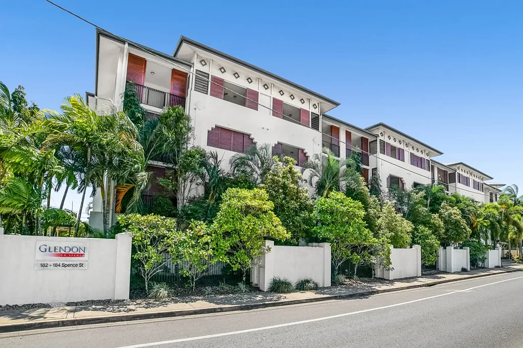 Modern top floor furnished unit close to town!!