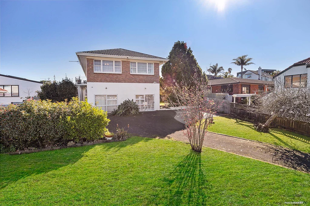 Saint Heliers 6 Slaapkamer Elevated Views & Land to Use:  You Can't Lose!