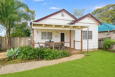 Guildford 3房 宽敞的家庭住宅，提供卓越的空间和多功能性 Spacious Family Home Offering Exceptional Space & Versatility