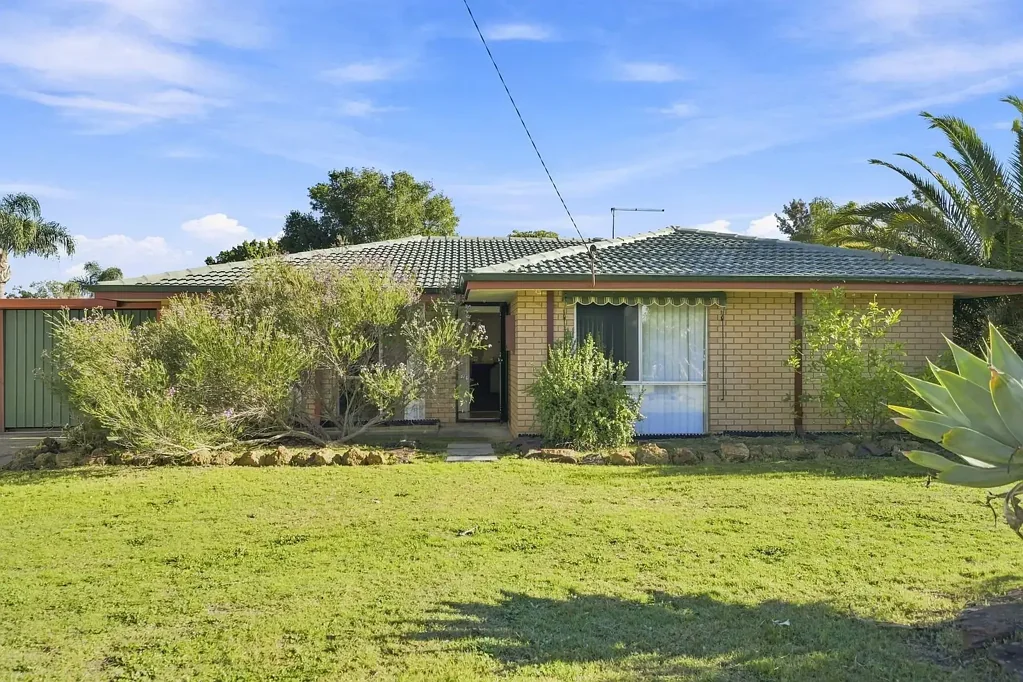 Gosnells 3房  Spacious Living in an Unbeatable Parkside Setting!