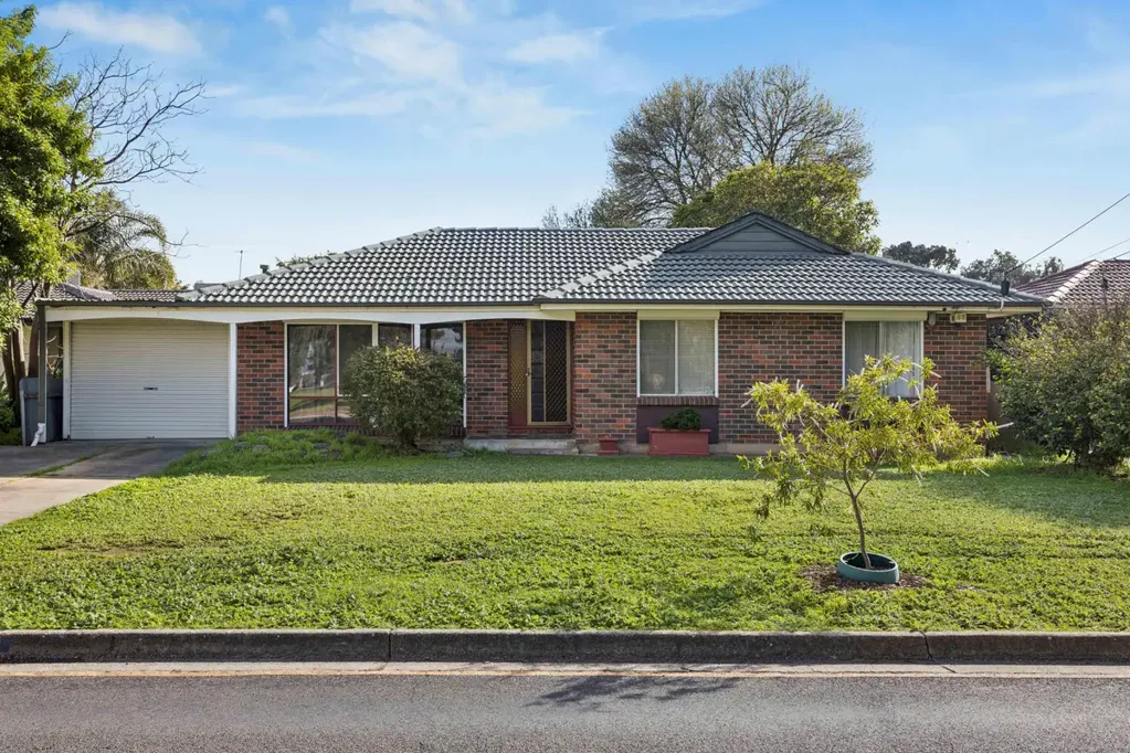 41 Eyre Crescent, Valley View, SA 5093, 3 Bedrooms, 1 Bathrooms, House