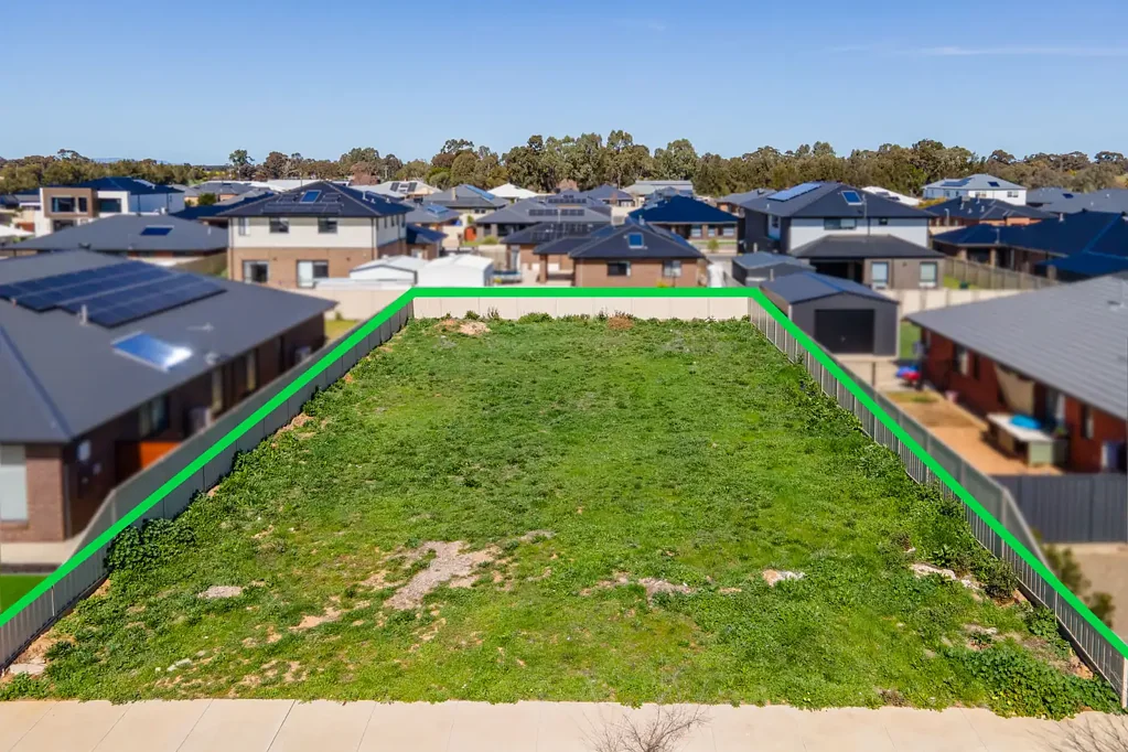 Kialla Build Your Dream Home on a Premium 816sqm Block!