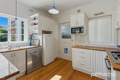 Kusina - 33 Maning Avenue, Sandy Bay, TAS 7005