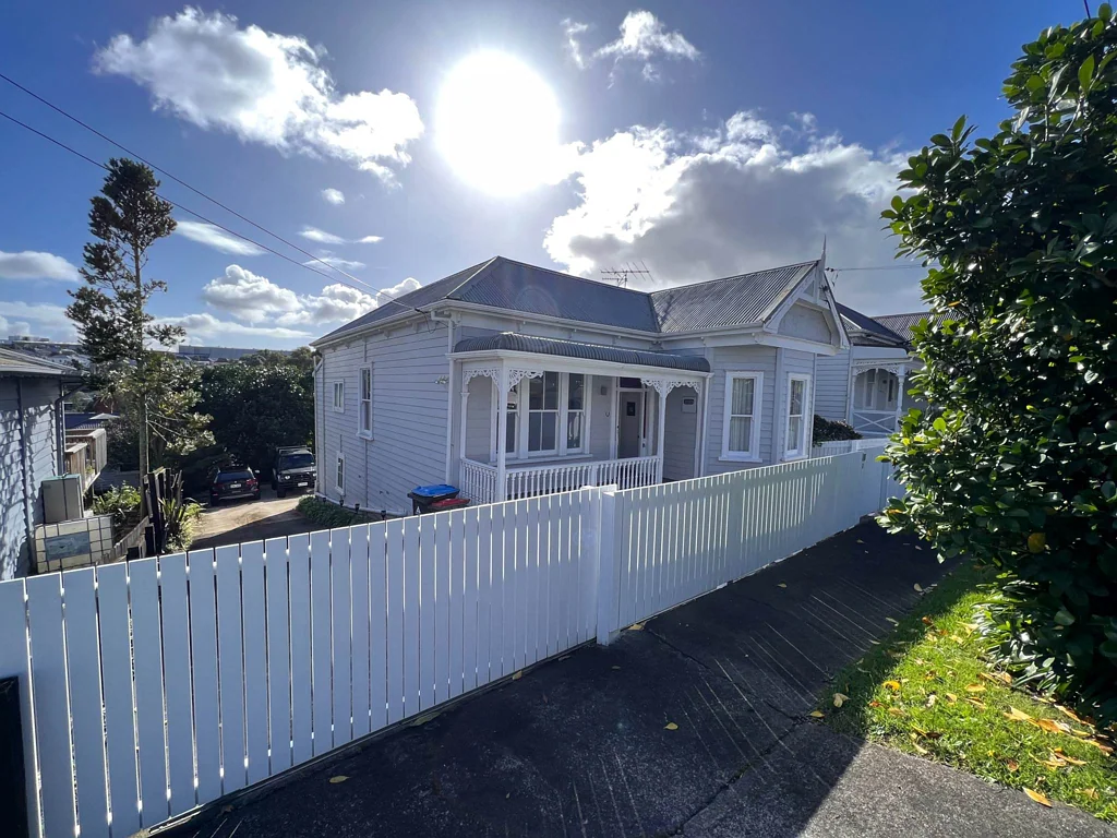 Contemporary Family Retreat in Prime Location ...