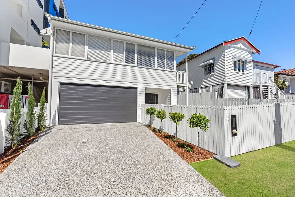 Lutwyche 4 Bedroom Modern Family Home with Stylish Features