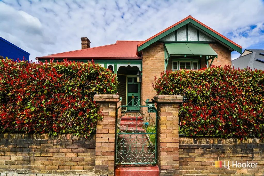 Lithgow 3ਬੈੱਡਰੂਮ Solid Victorian Double Brick- Central Location