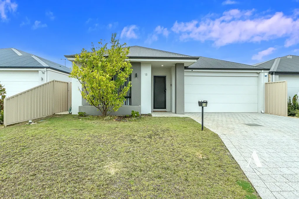 WELCOME TO EASY FAMILY LIVING IN THE HEART OF HAYNES