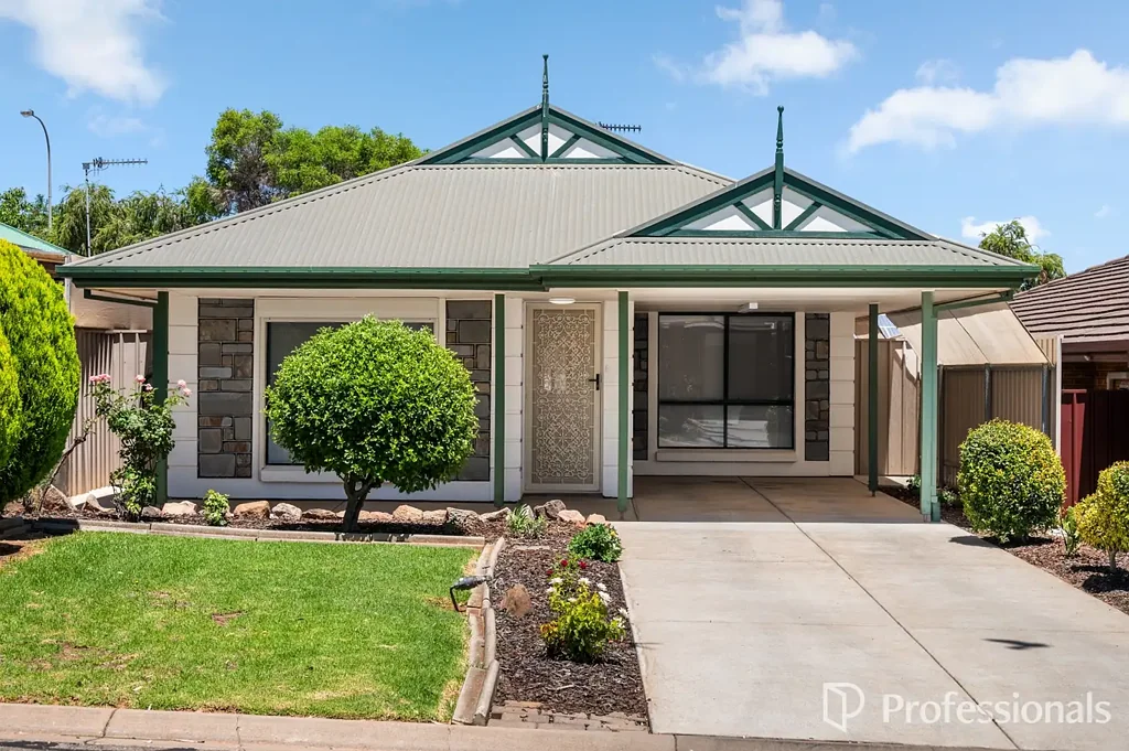 5 Nicholas Court, Craigmore, SA 5114
