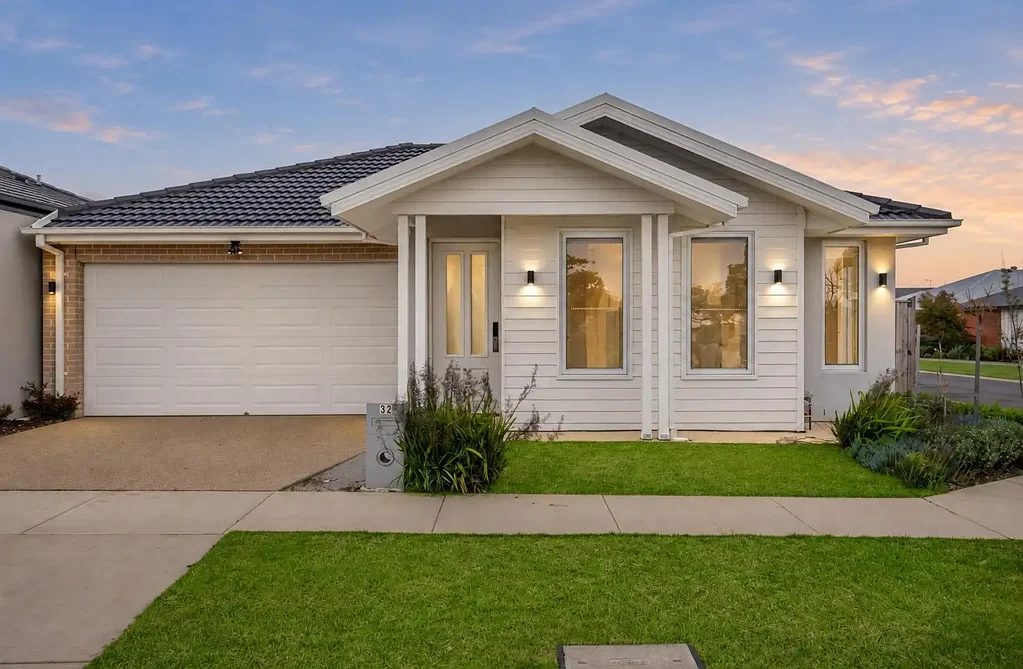 Armstrong Creek 3Kwarto Stylish & Beautifully Presented in Harriott Estate