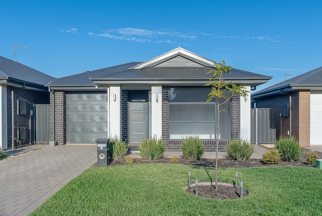 Angle Vale 3房  Easy & Stylish Modern Living, Available Now!