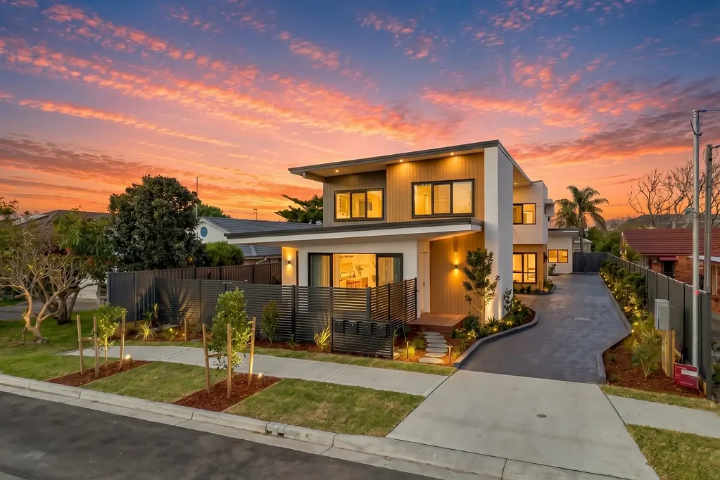 Umina Beach 3房  Three luxe, bespoke townhomes; now complete