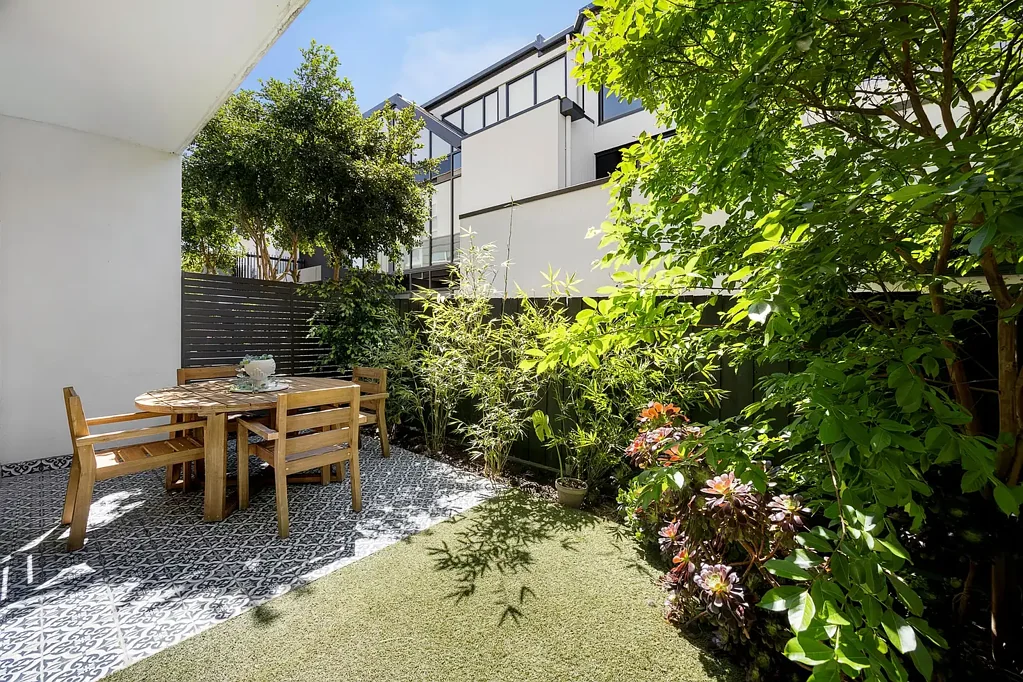 2/220 Burke Road, Glen Iris, VIC 3146