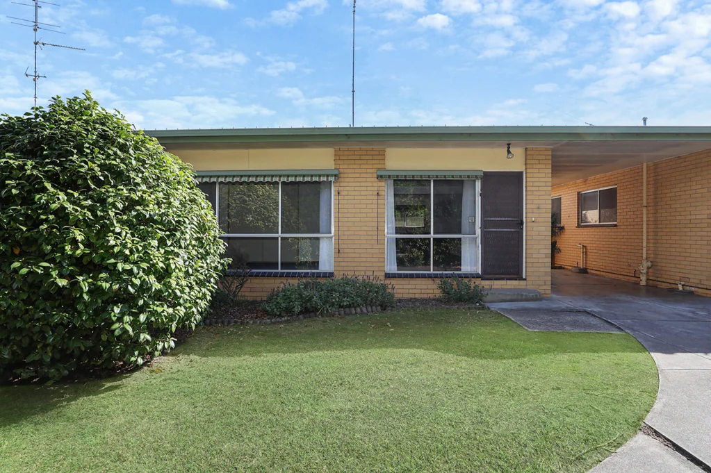 2/10 Pollack Street, Colac, VIC 3250