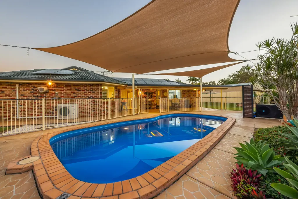 Ormeau 4બેડરૂમ ORMEAU FAMILY OASIS ON 1062m² BOASTING A POOL, SHED & SOLAR POWER!