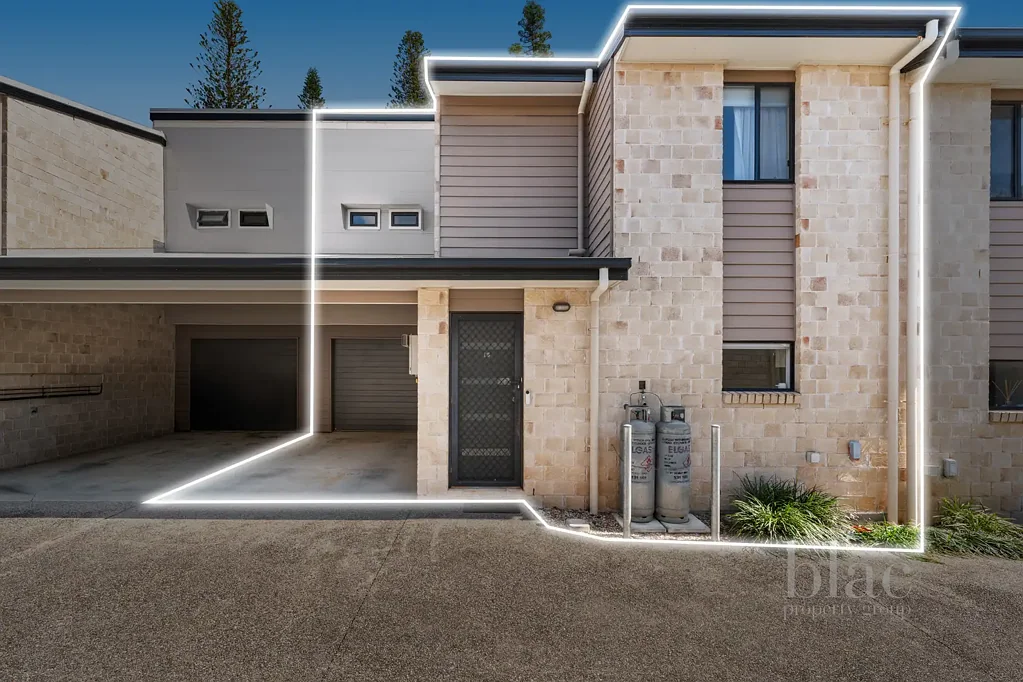 Lawnton 3Zimmer Modern Townhouse Living with Private Courtyard & Second Car Space