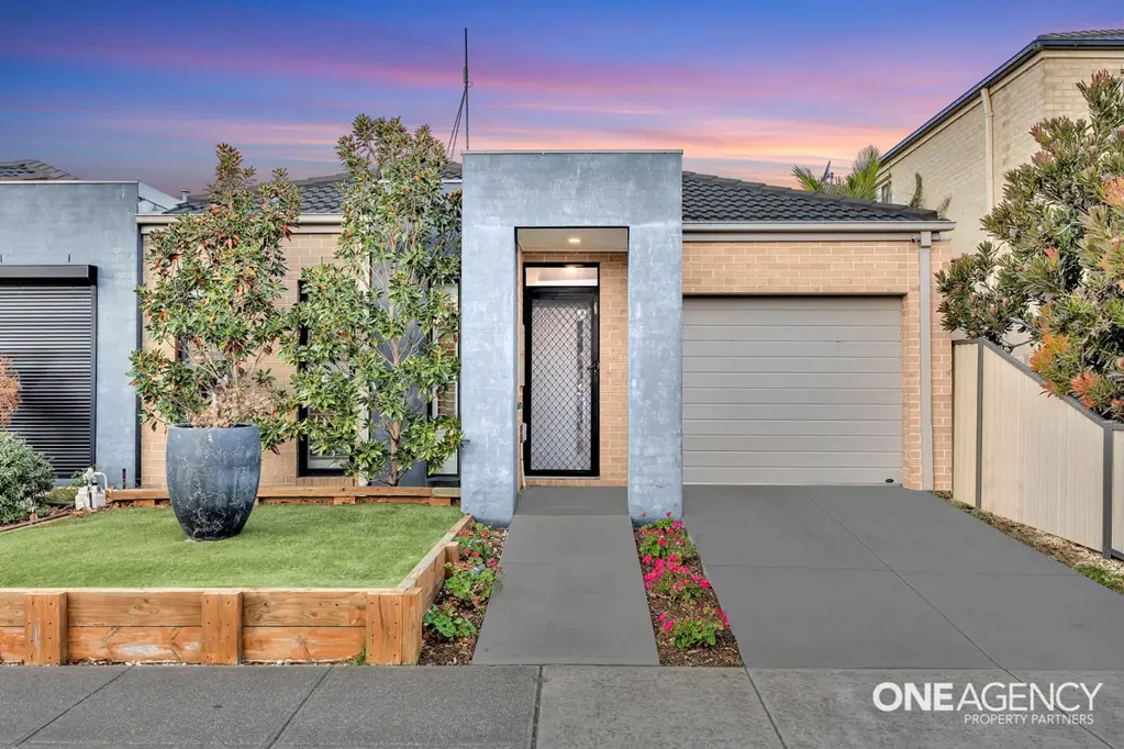 2/3 Santander Crescent, Point Cook, VIC 3030