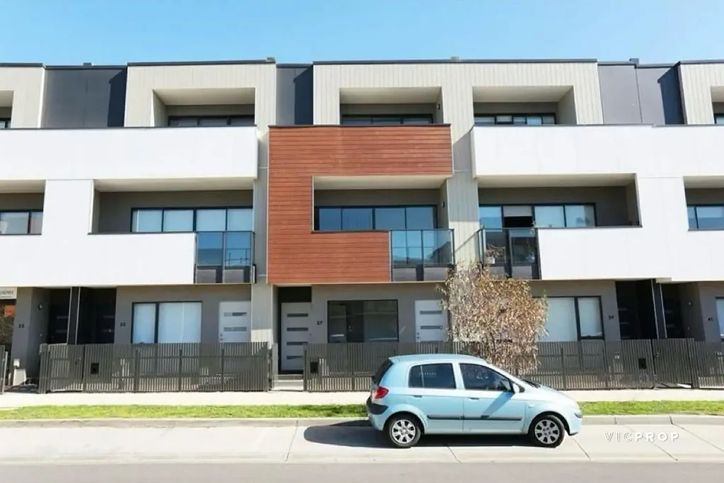 Modern Three-Storey Townhouse in Prime Soho Village Location