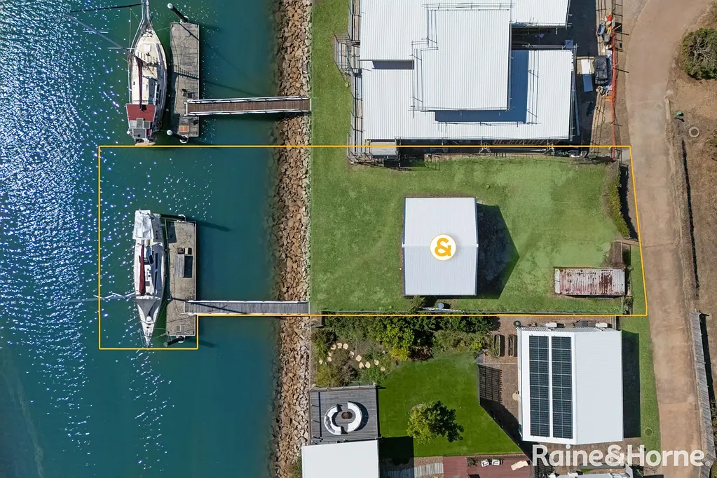 Nelly Bay 1ਬੈੱਡਰੂਮ 22A Esplanade, Nelly Bay - Marina-Front Shouse Project -  WITH A PRIVATE MOORING