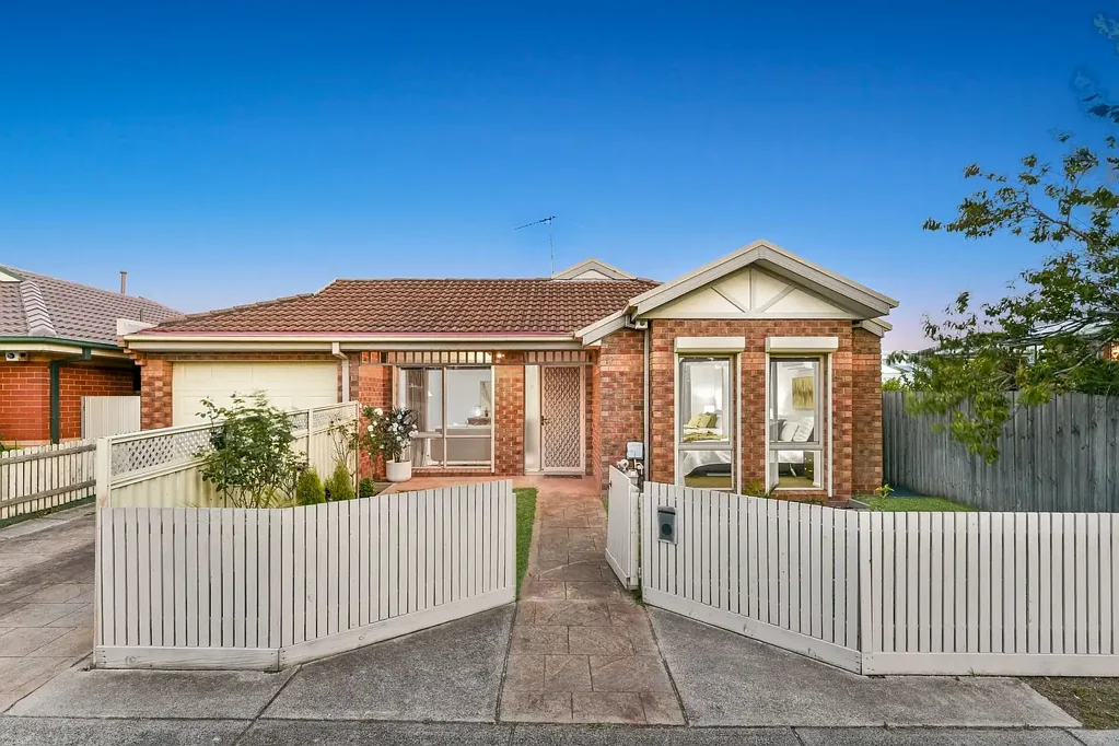 Keysborough 3 Slaapkamer The Brief: Premium location close to Parkmore Shopping Centre, parks and transport