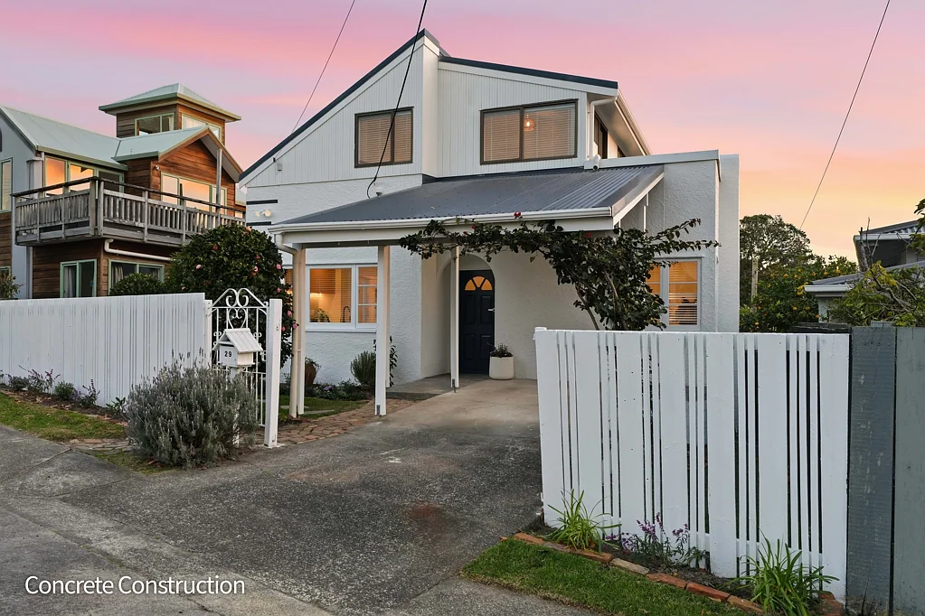 Devonport 3房  Lovingly Renovated & So Close To The Beach!