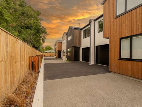 Somerfield 4房  Another One SOLD! Going Fast!